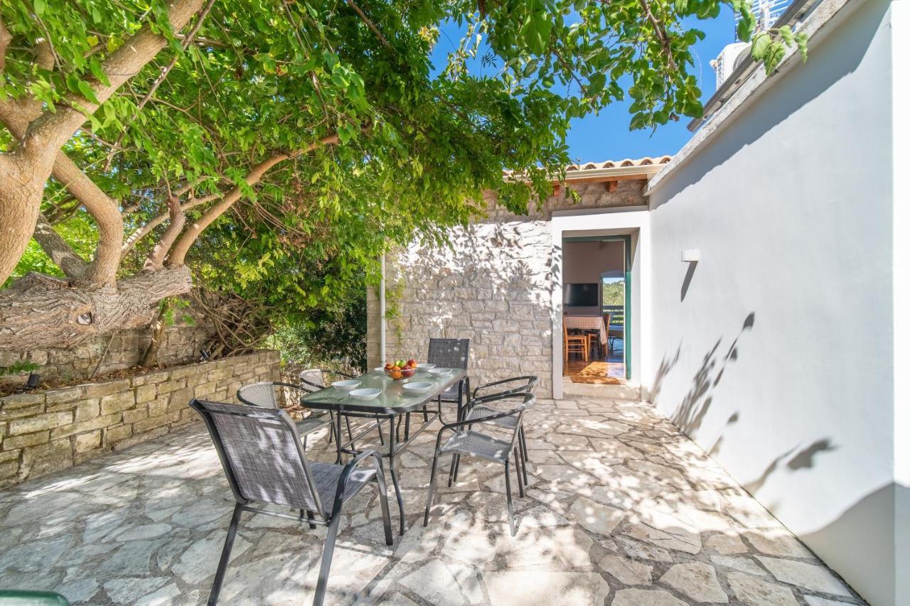 Villa Adamantia Paxos Gaios Bagian luar foto