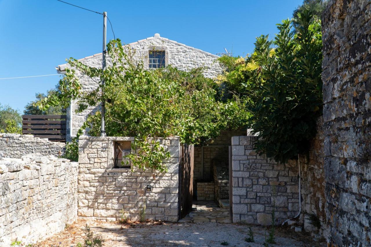 Villa Adamantia Paxos Gaios Bagian luar foto